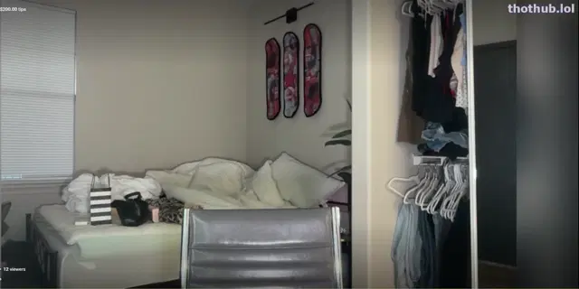 Tessaxsloane boob tease
