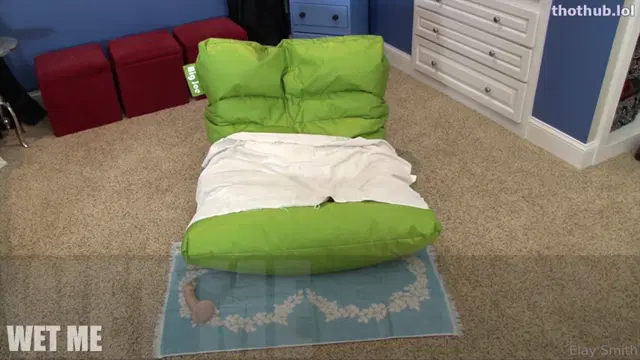 Elay Smith Dildo Play