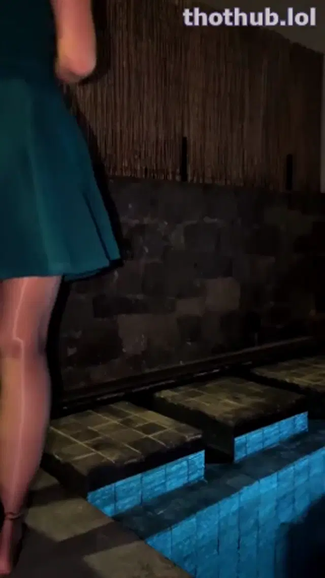 Sonipanda gets her sexy shiny pantyhose wet in a pool