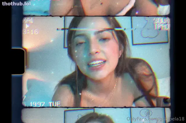 Gabibela18 tries out a new fuck machine