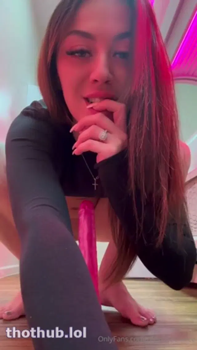 Rileyridesreece loves tasting her fresh squirt