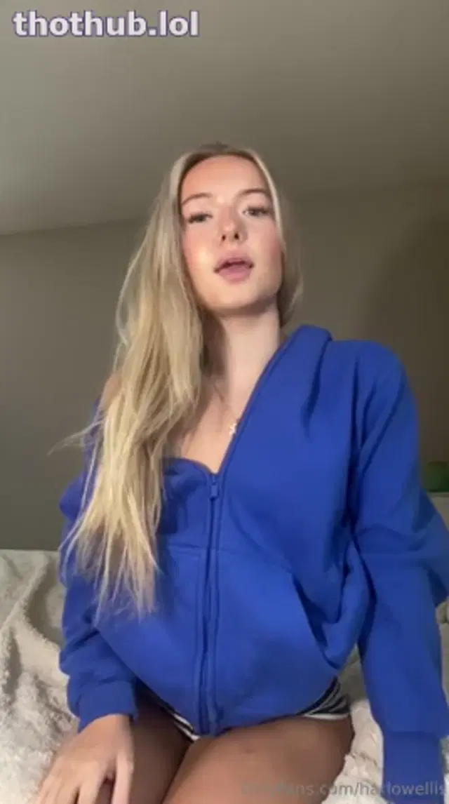 Harlow sexy babe PoV dildo
