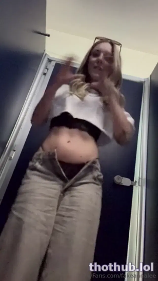 Fakeannalee UFC Fight Night Bathroom Masturbation 3/22/25
