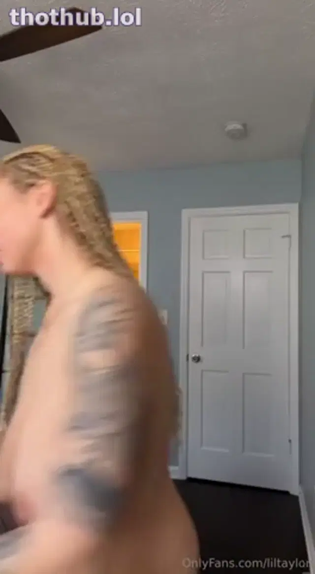 Liltaylord Naked Applying Lotion