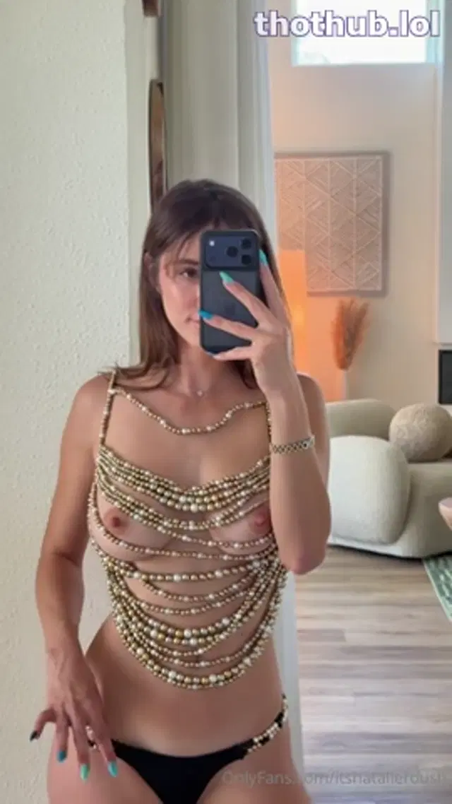 Natalie roush it’s so fck’n hot