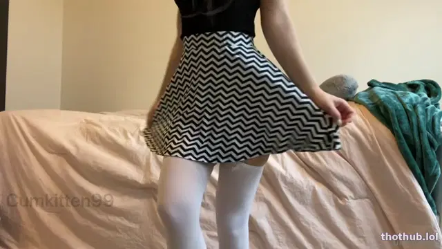 Cumkitten99 – upskirt solo fingering
