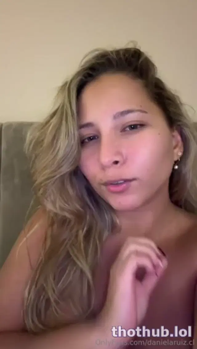 Daniela ruiz masturbandose