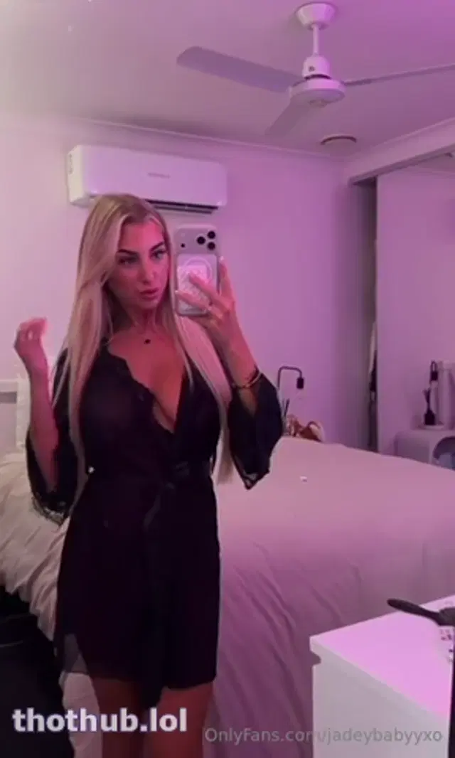 Jadejacobs Naked in Bed Onlyfans