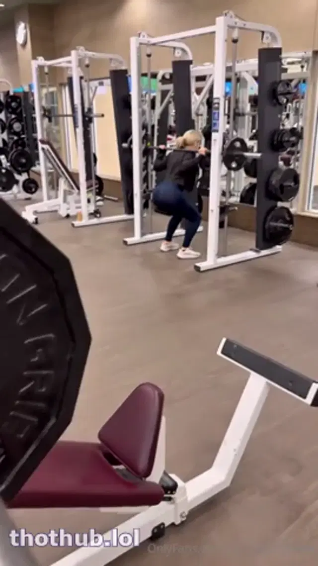 Summer Brookes Riding Cock in GYM Restroom Ppv