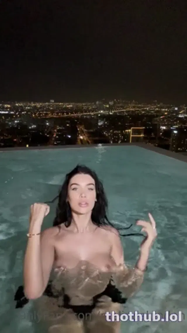 Melinda London Naked in Swimming Pool Onlyfans