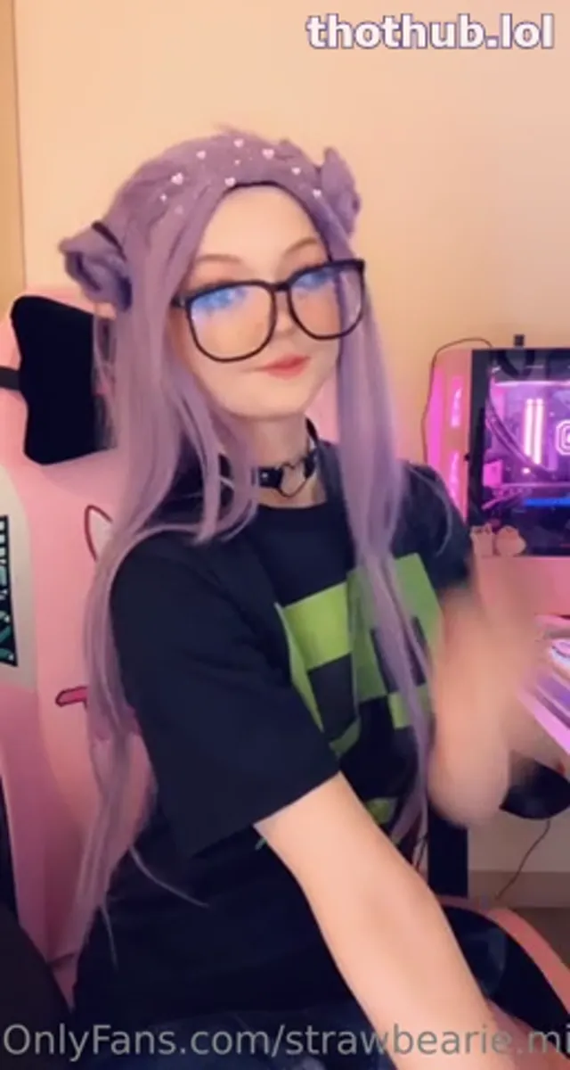 Strawbearie.Milk masturbation