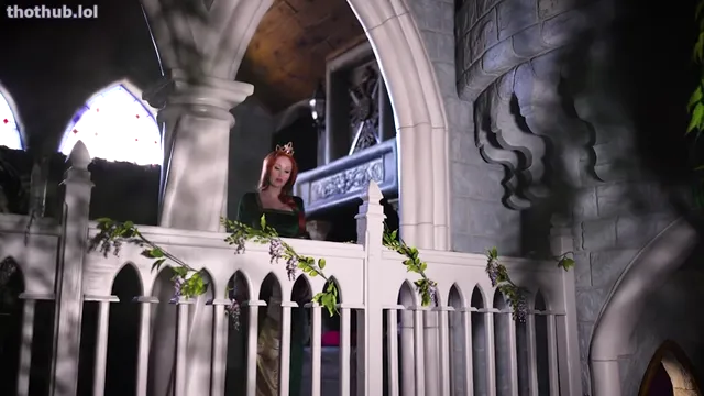 Angie Griffin – Fiona