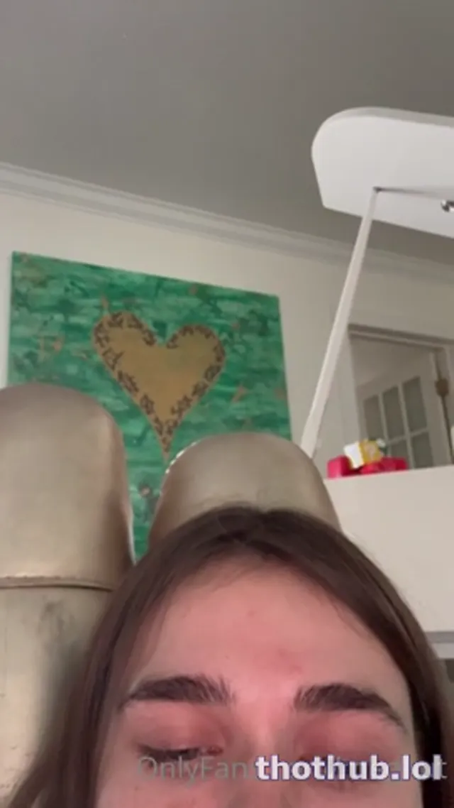 Megnutt showing her fat boobs