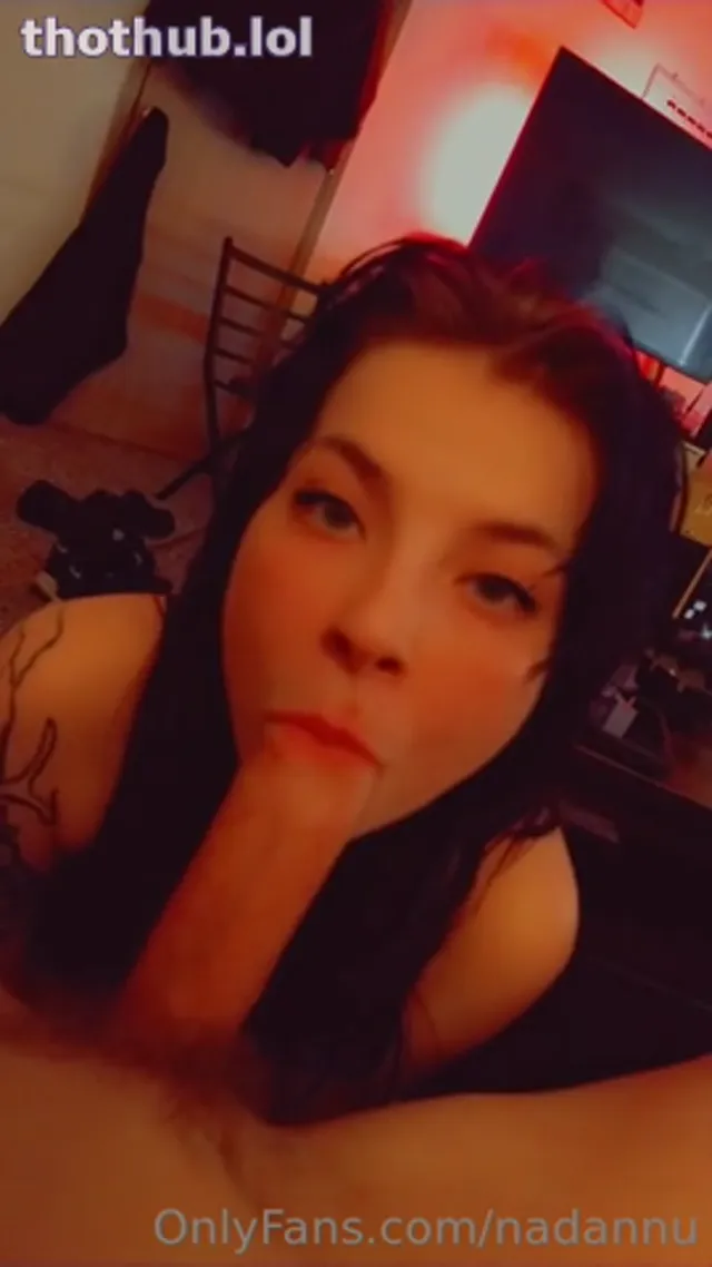 Nädanuu sucking cock