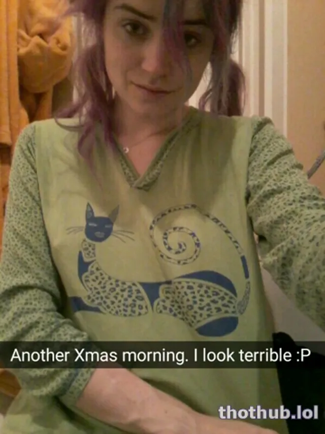 AllyTheCat_Free-Xmas-snap-day