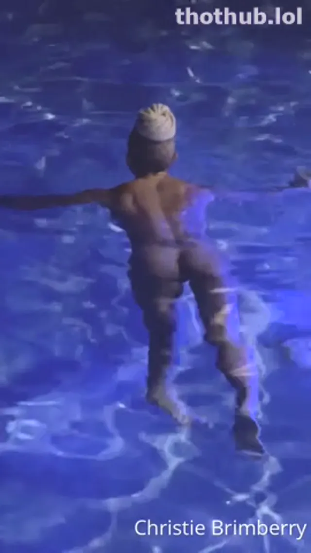 Christie Brimberry (Gas Monkey) – Swimming Naked