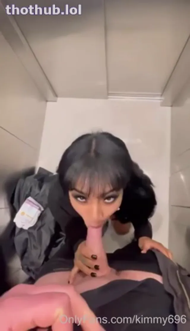 Kimmy696 blowjob in elevator