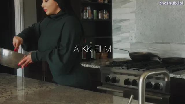 Korina Kova – mommy joi 2