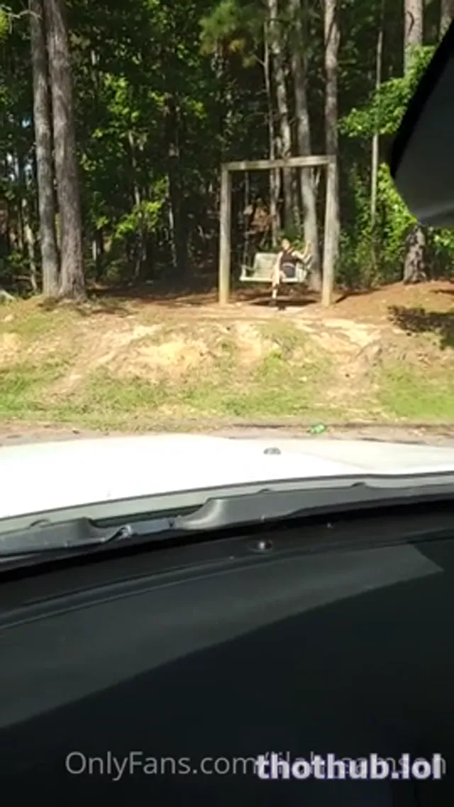 Lilah Samson – Masturbate in car