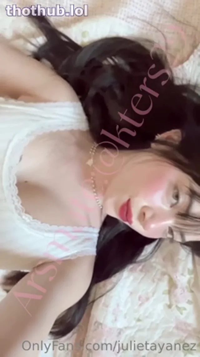 Julieta Yañez fingering