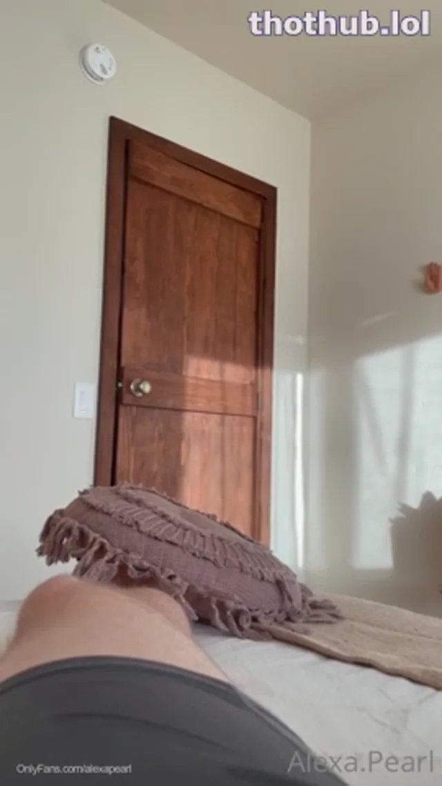 Alexa Pearl – Blowjob Handjob with Cumshot 1