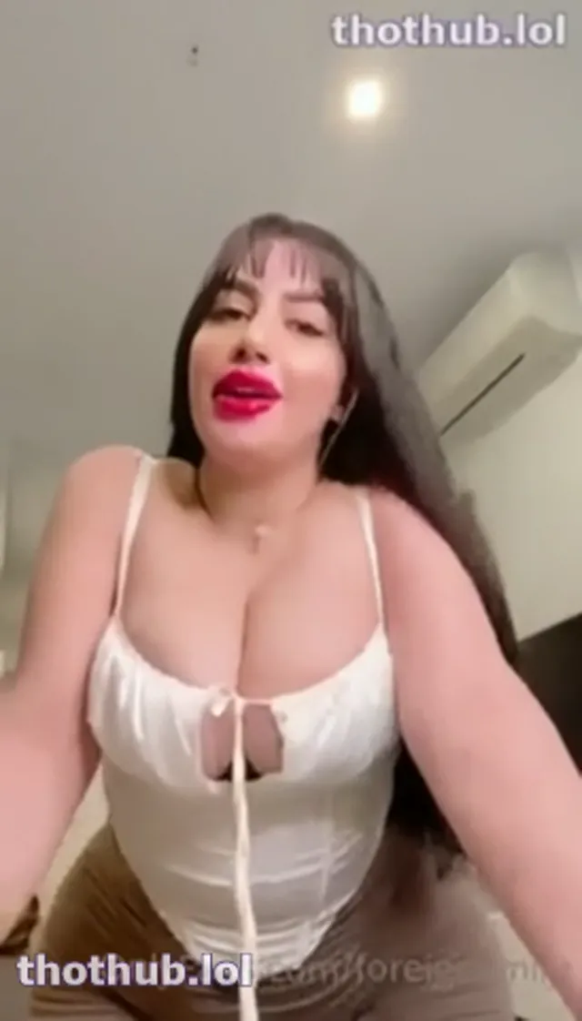 Ameliasocurvy