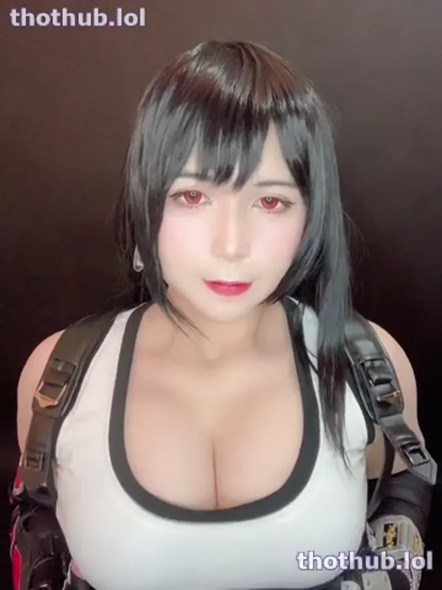 Uyuy chan Tifa Cosplay