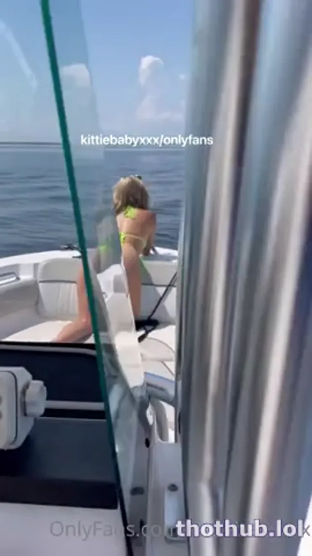 Kittiebaby sex in boat