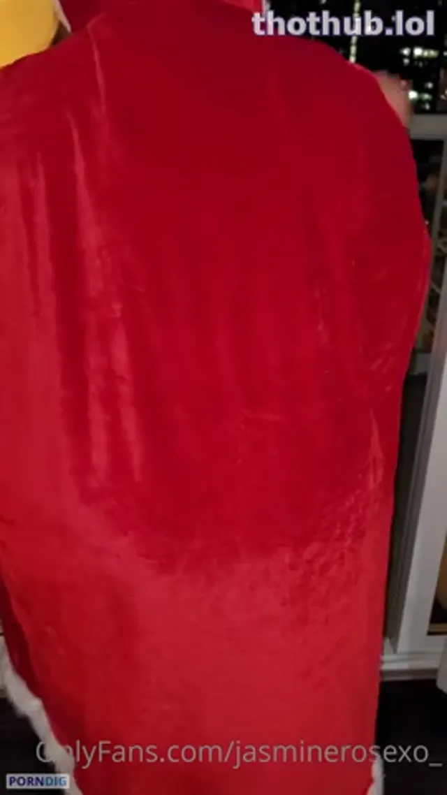 BBW santa girl Jasminerosexo playing ass dance