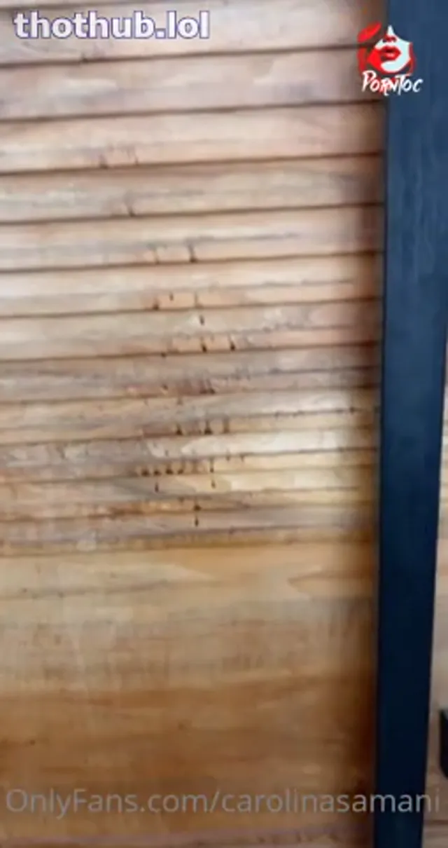 Carolina Samani Porn Delivery Guy Gets a Treat