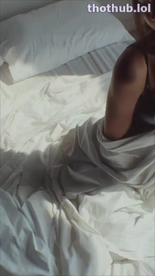Rachel Cook Nude Striptease