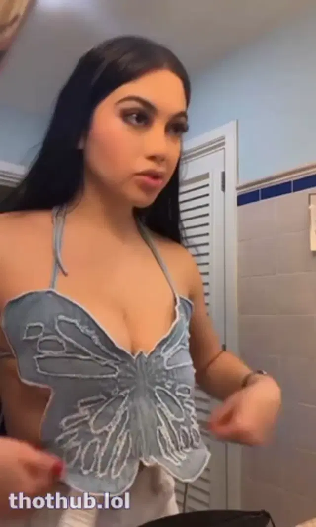 Jailyne ojeda titty slip