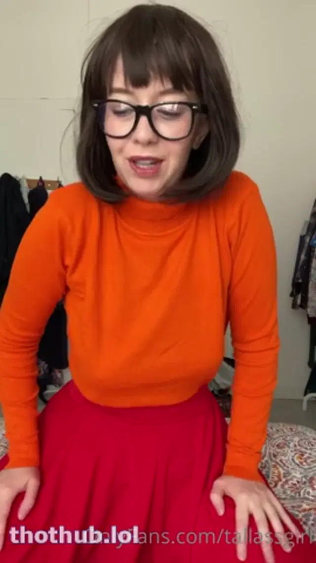 Tallassgirl Vera Pussy Play