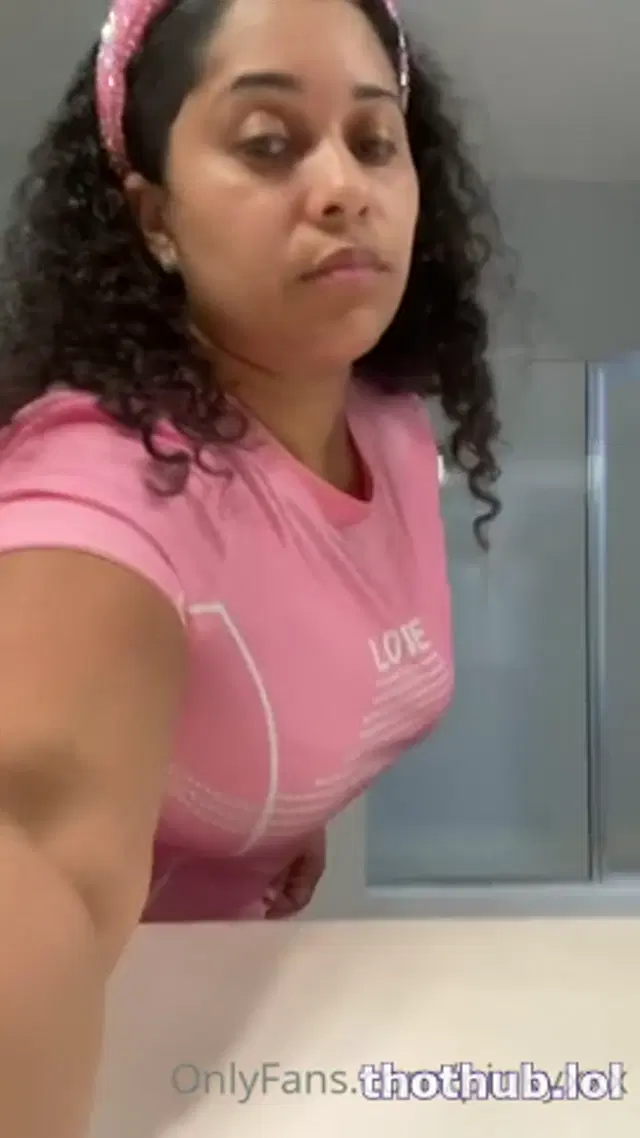 Pinky xxx in bathroom