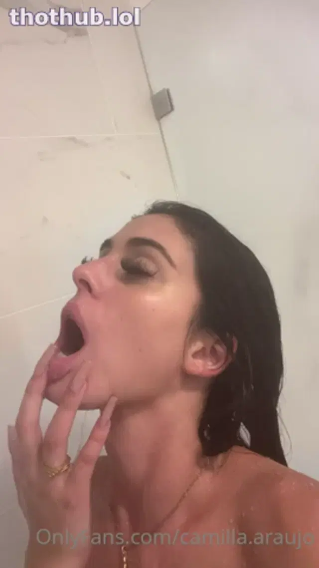 Camilla Araujo 3