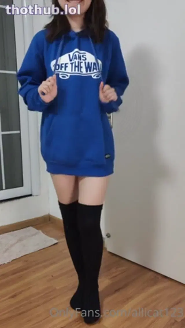 Allicat123 – onlyfans – strp tease and finger fucking