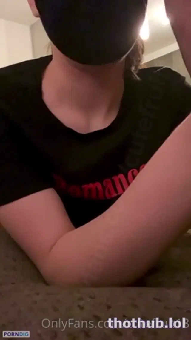 Cutefruit18 17 Undressing spread and anal winking