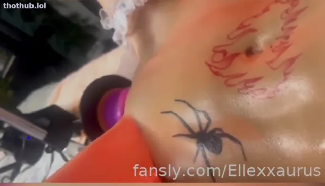 Ellexxaurus fuck machine oily