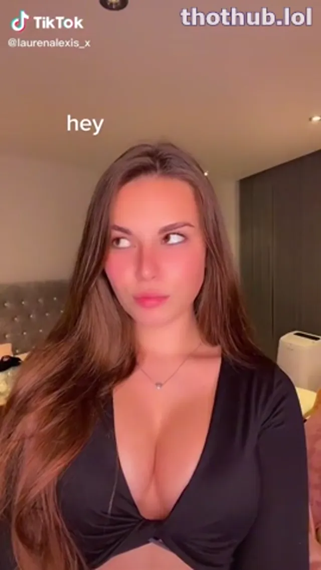 Lauren alexis eye contact