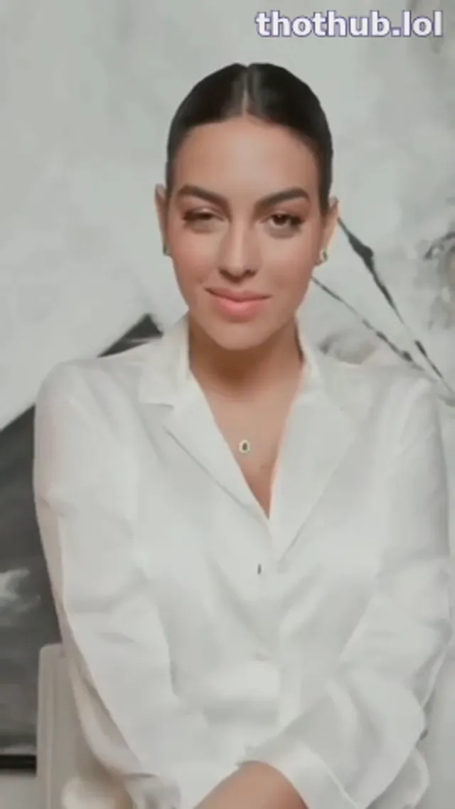 Georgina Rodriguez kiss