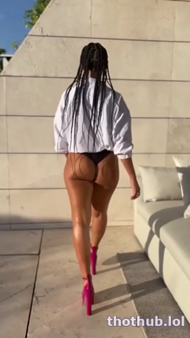 Georgina Rodriguez ass
