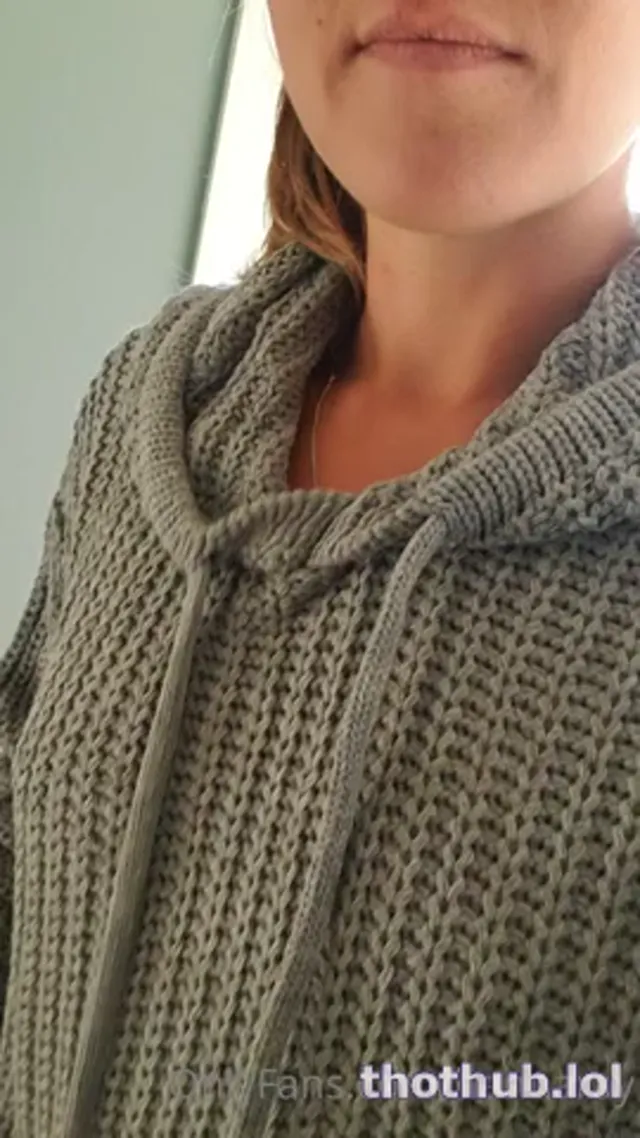 Hannah ray rubbing her pussing