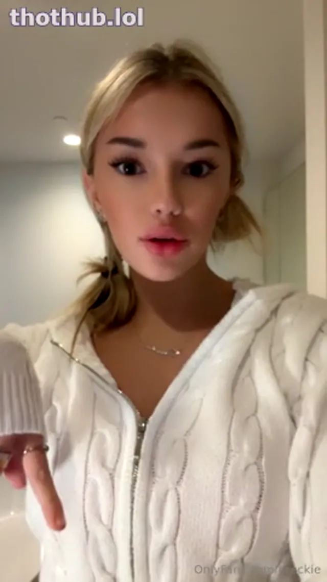 Breckie Hill Nude Hand Bra Tease Onlyfans Video Leaked