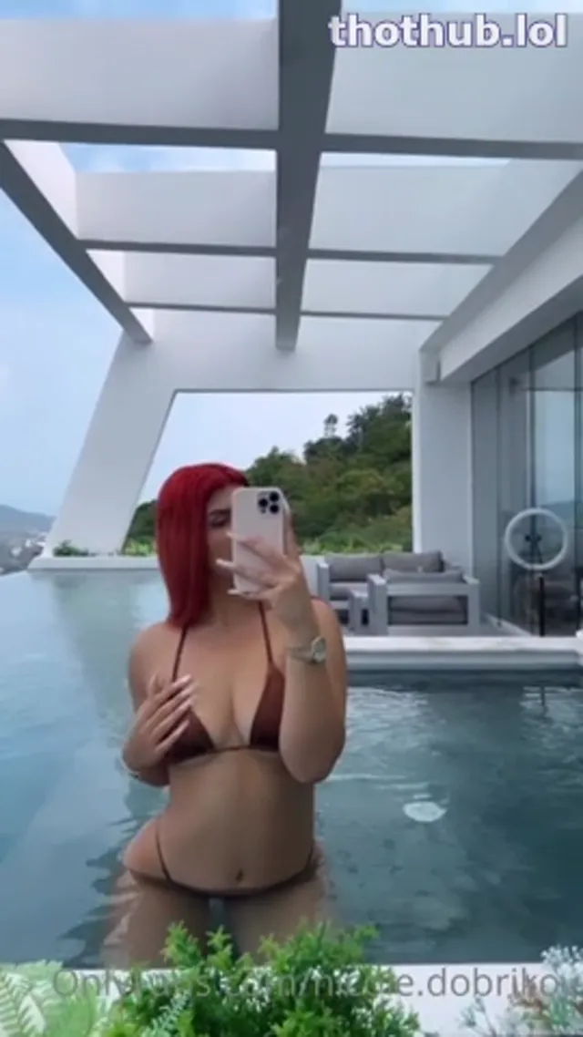 NICOLE DOBRIKOV 24