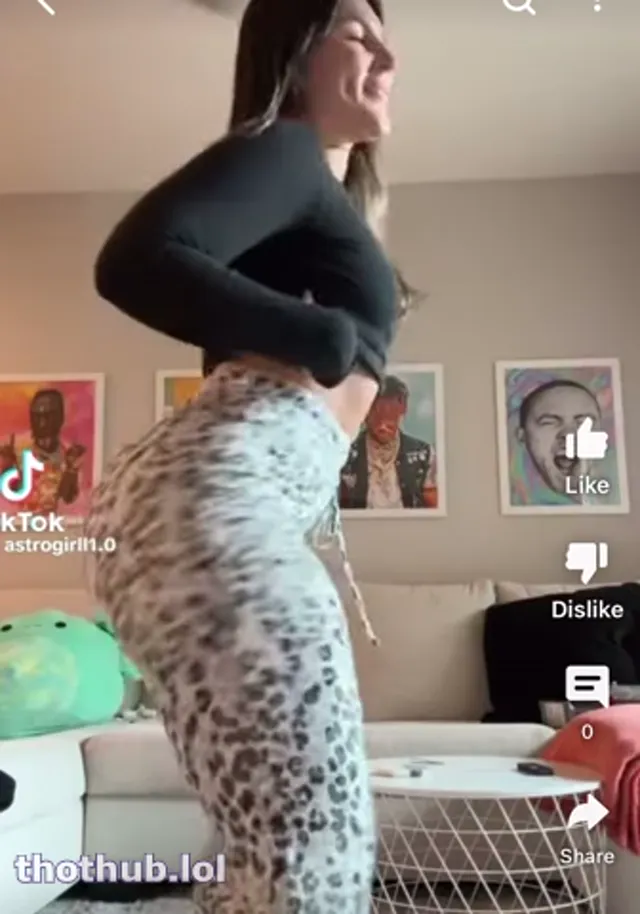 Kaelyn Huffman Shakes ass