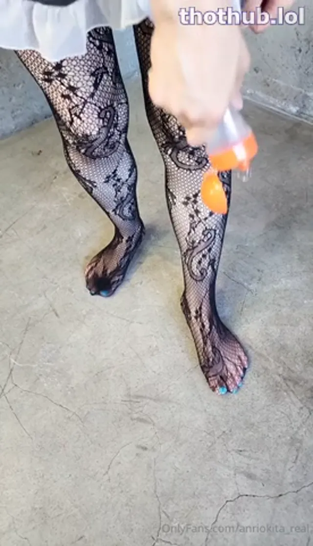 Anri Okita Cage (nude)