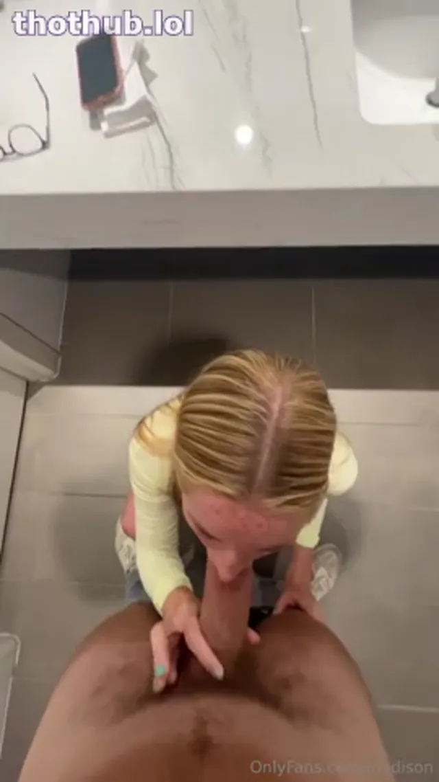 Madisonmoores public bathroom sex tape video
