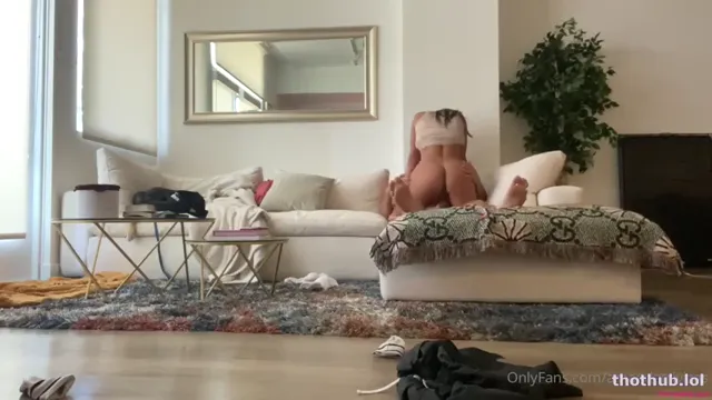 Amanda Trivizas – Rough BG On Couch