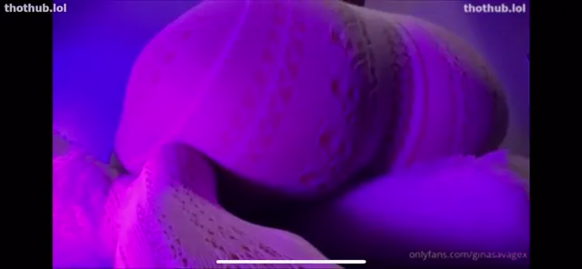 Gina Savage twerks her massive ass