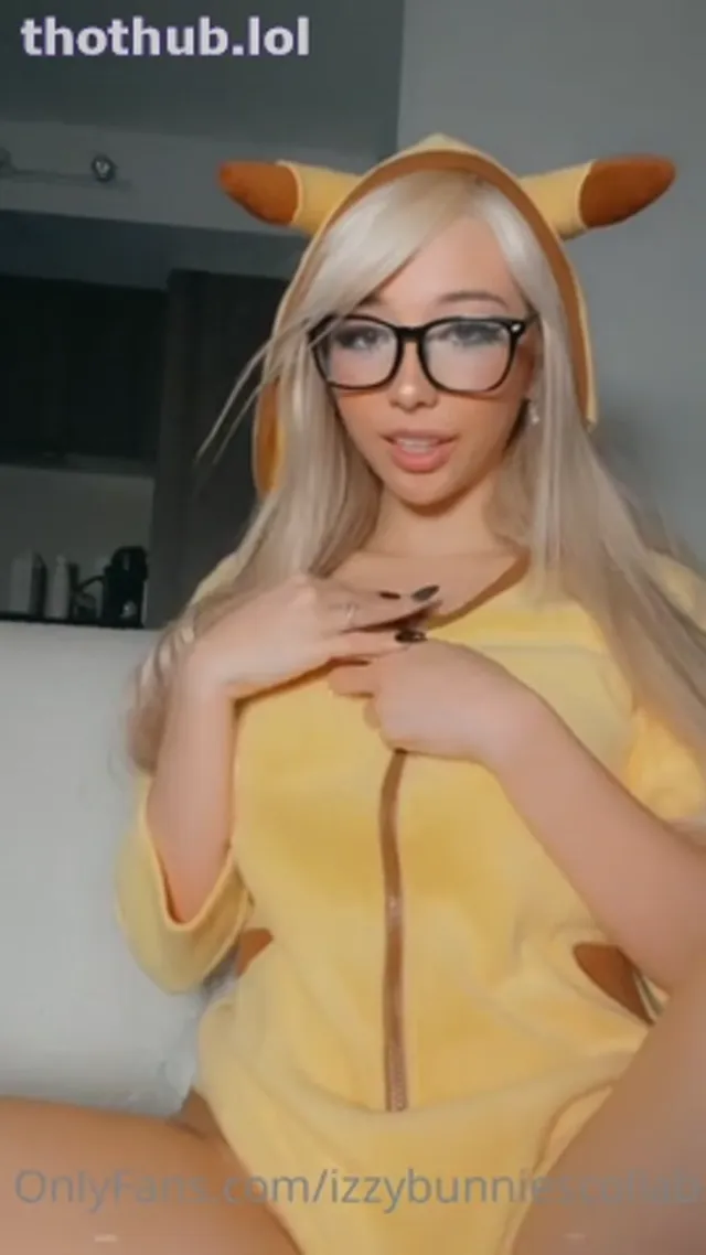 Waifumiia- Pikachu Masturbating